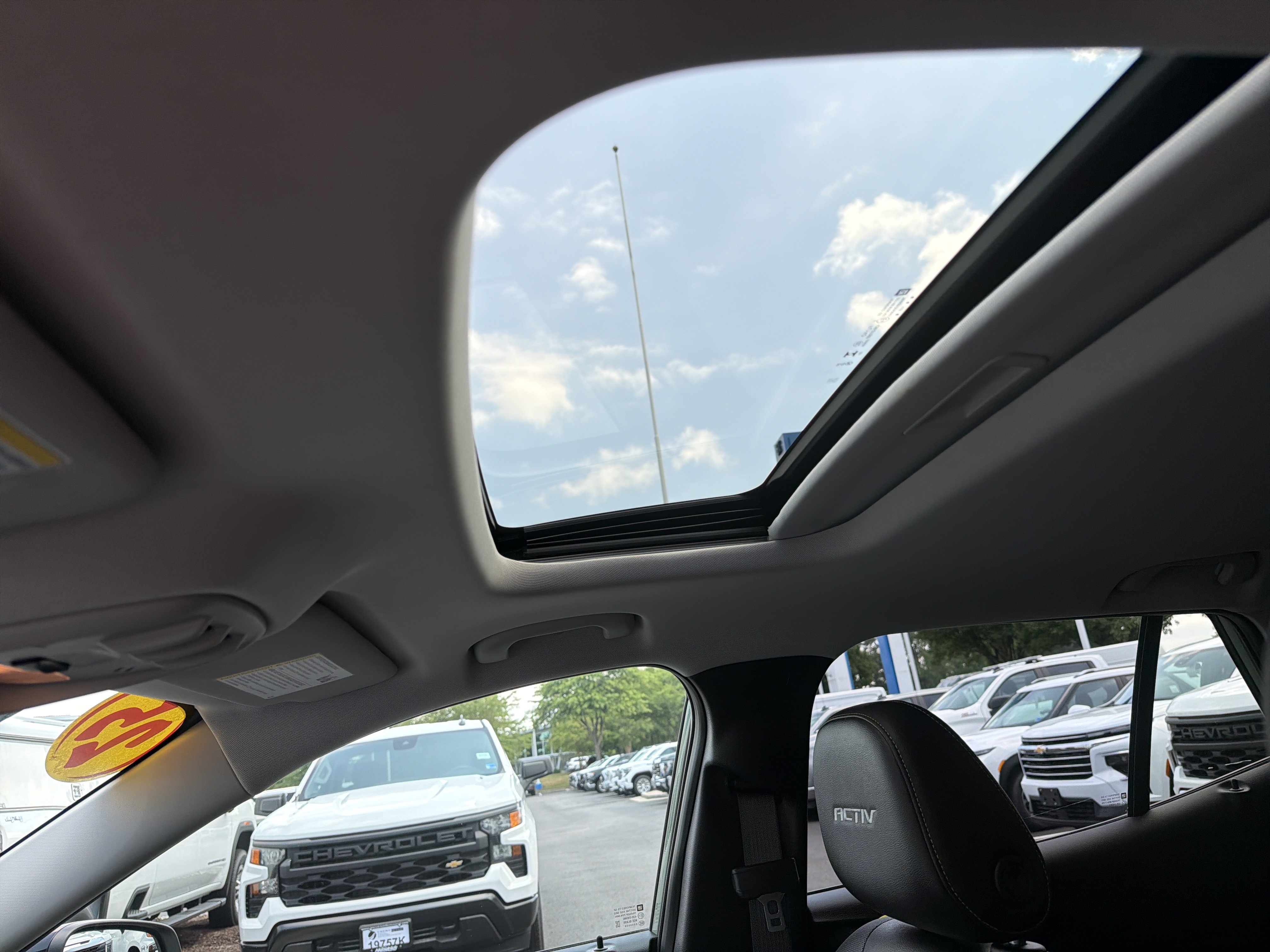 Used 2025 Chevrolet Trax ACTIV w/ Sunroof Package FWD image 28