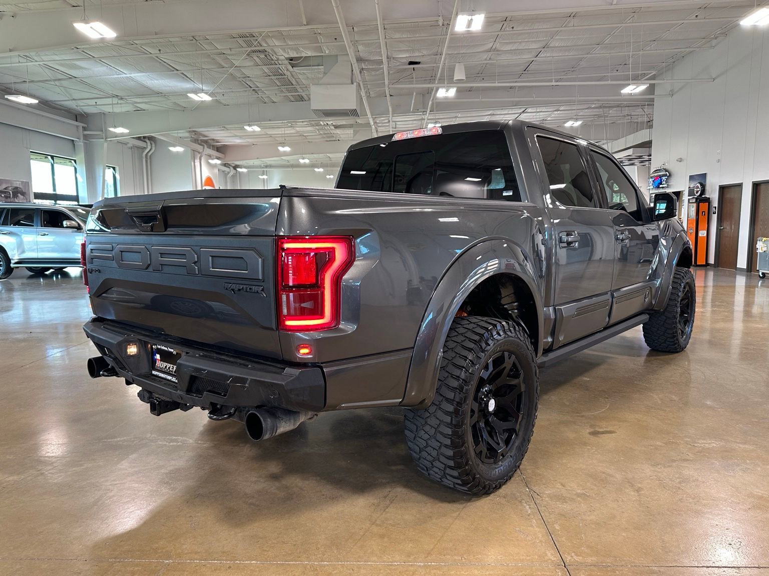 Used 2020 Ford F150 Raptor w/ Equipment Group 802A Luxury AWD/4WD image 8