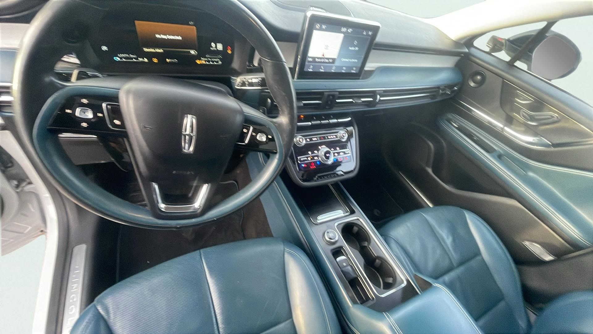 Used 2021 Lincoln Corsair Reserve w/ Equipment Group 201A image 12