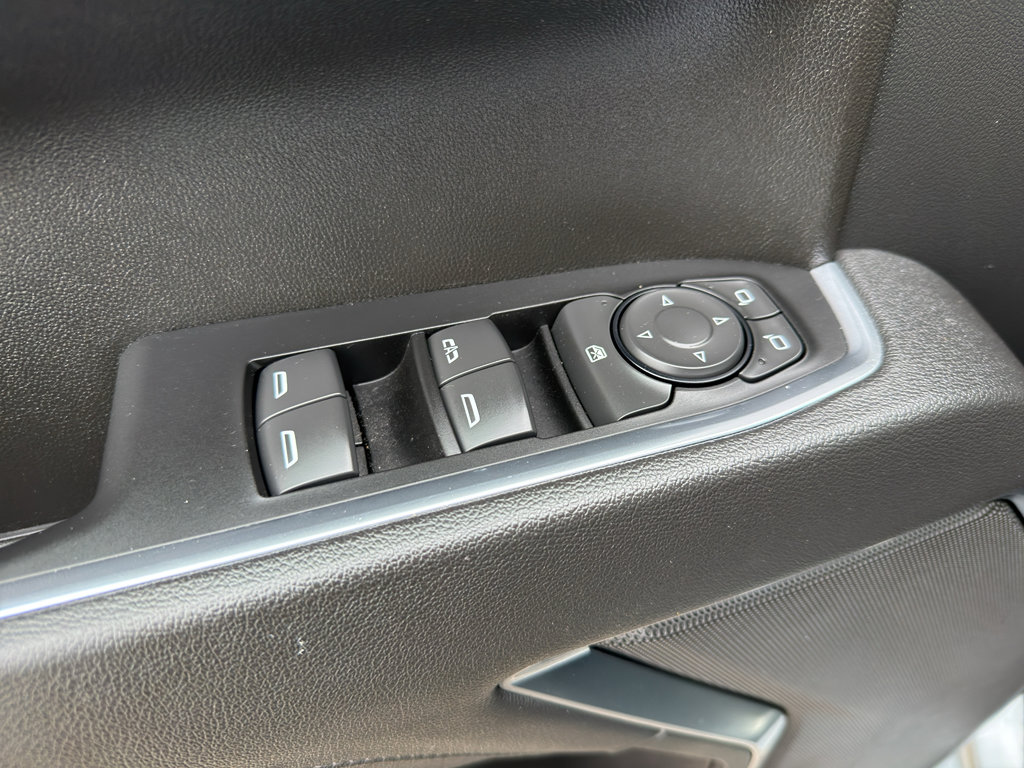 Used 2025 GMC Sierra 1500 Elevation image 13