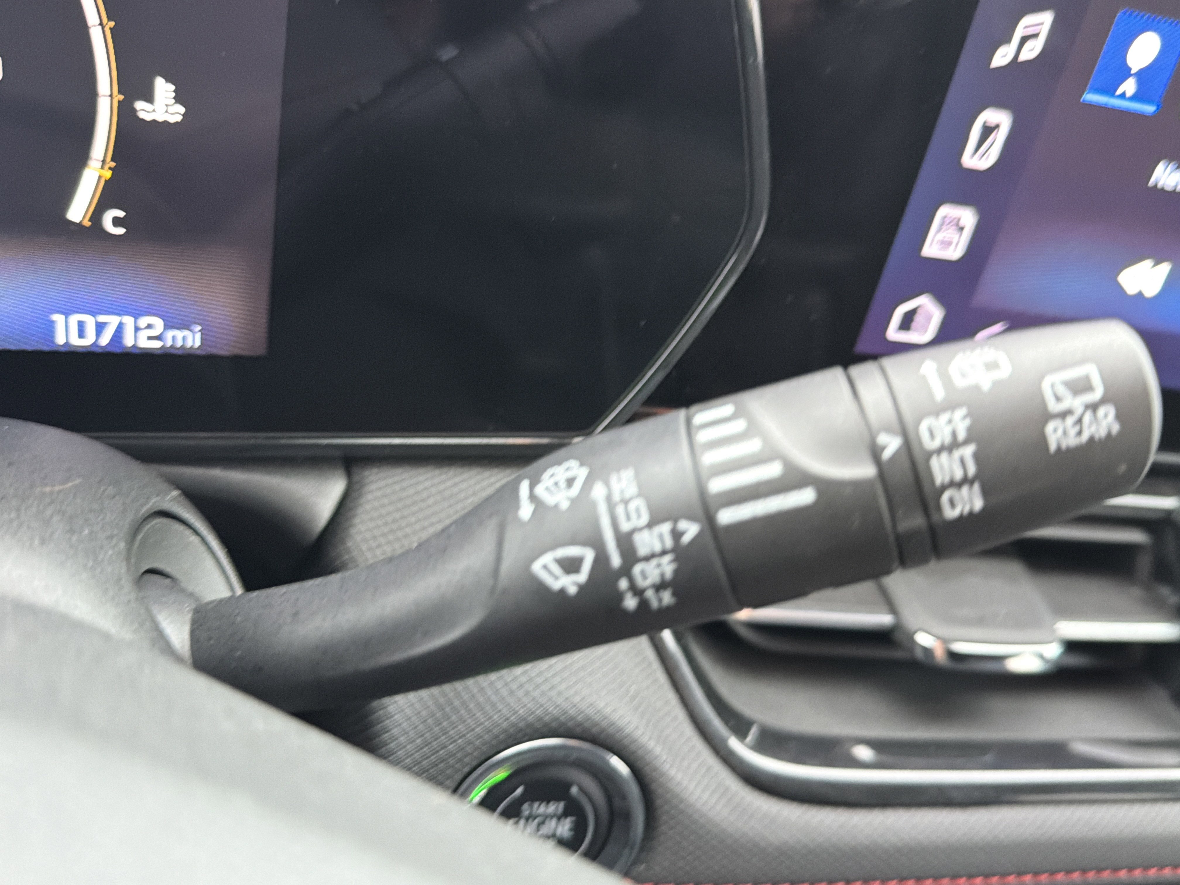 Used 2024 Chevrolet TrailBlazer RS w/ Driver Confidence Package image 25