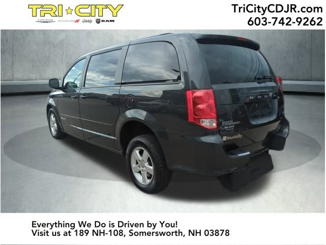 Used 2012 Dodge Grand Caravan SXT image 4