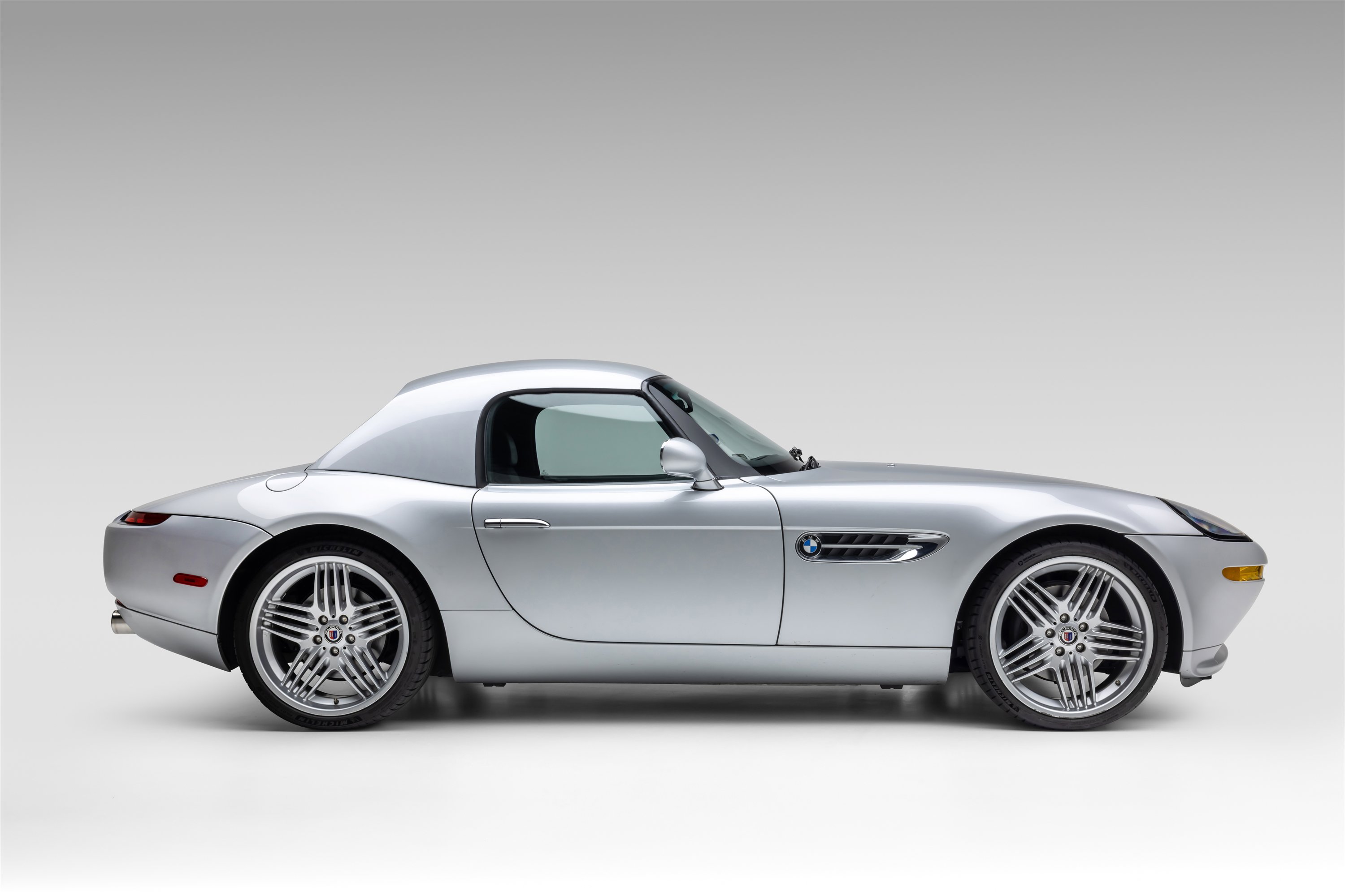 Used 2003 BMW Z8 image 8