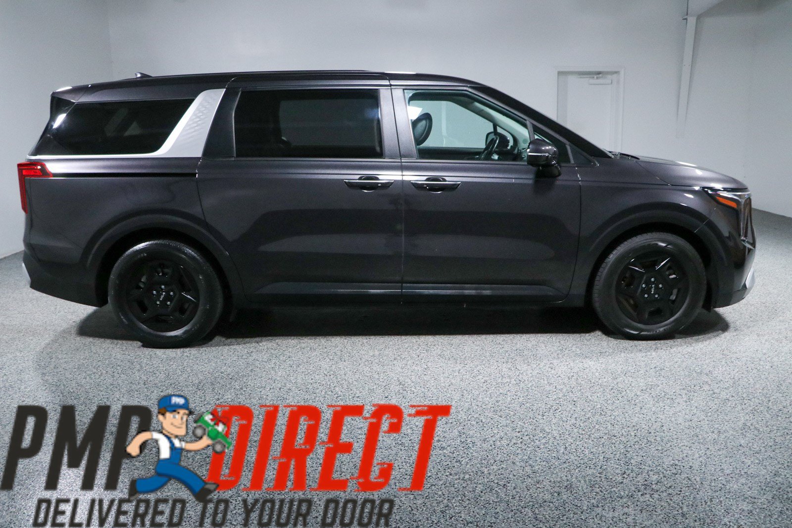 Used 2025 Kia Carnival FWD image 6