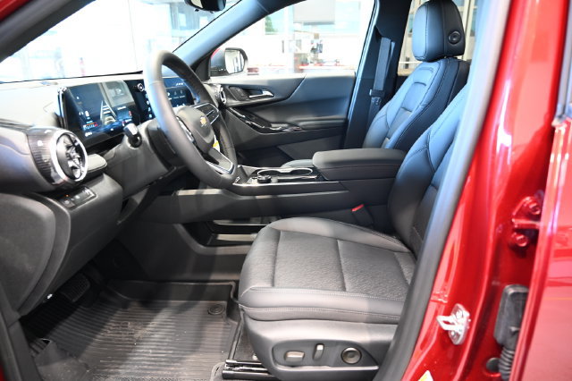 New 2027 Chevrolet Equinox LT w/ Convenience Package II FWD image 9