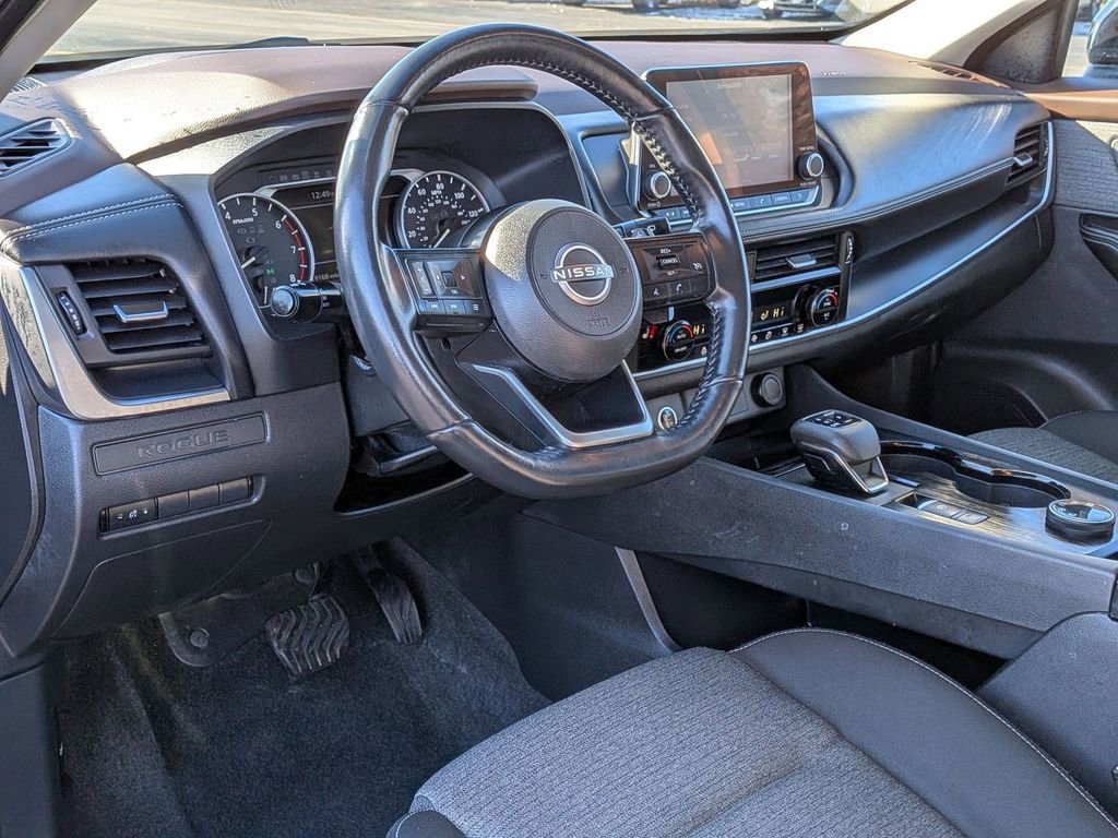 Used 2022 Nissan Rogue S image 10