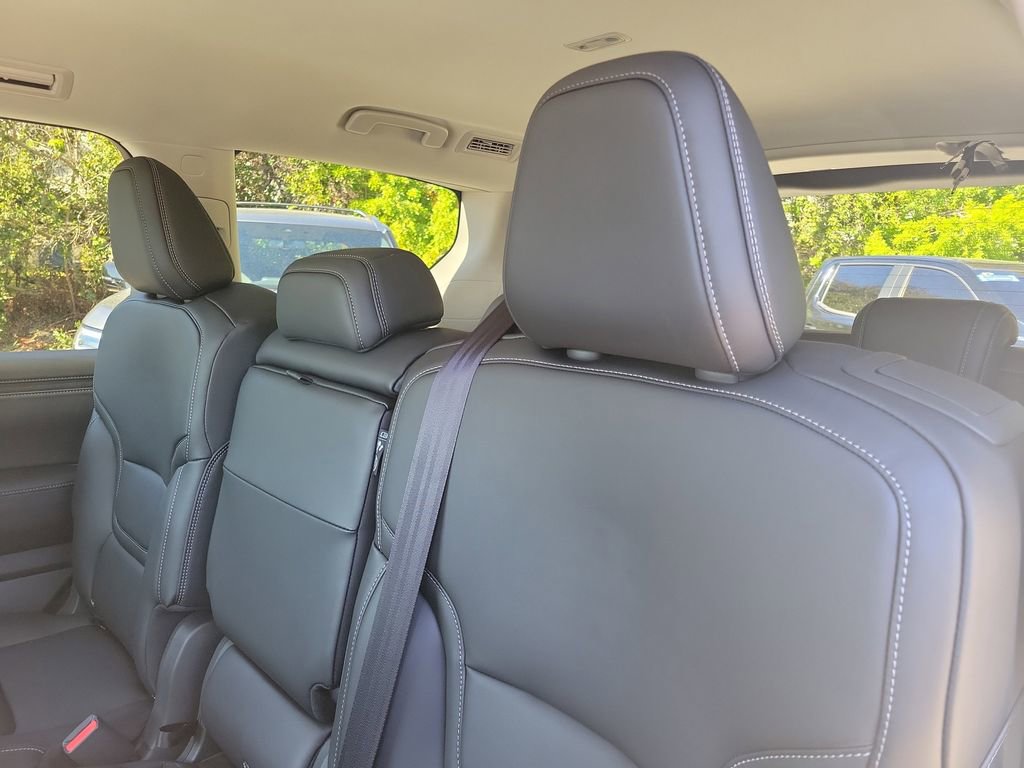 New 2026 Nissan Armada SV image 15