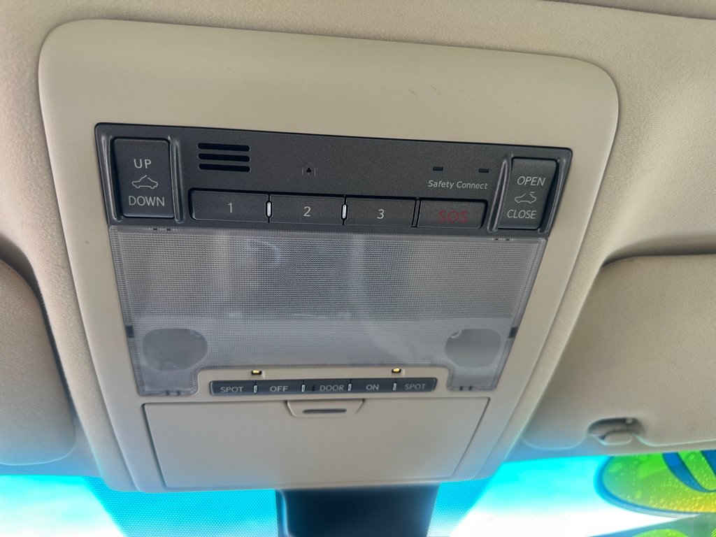 Used 2010 Lexus LS 460 AWD w/ Comfort Pkg image 19