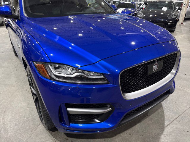 Used 2020 Jaguar F-PACE R-Sport image 29
