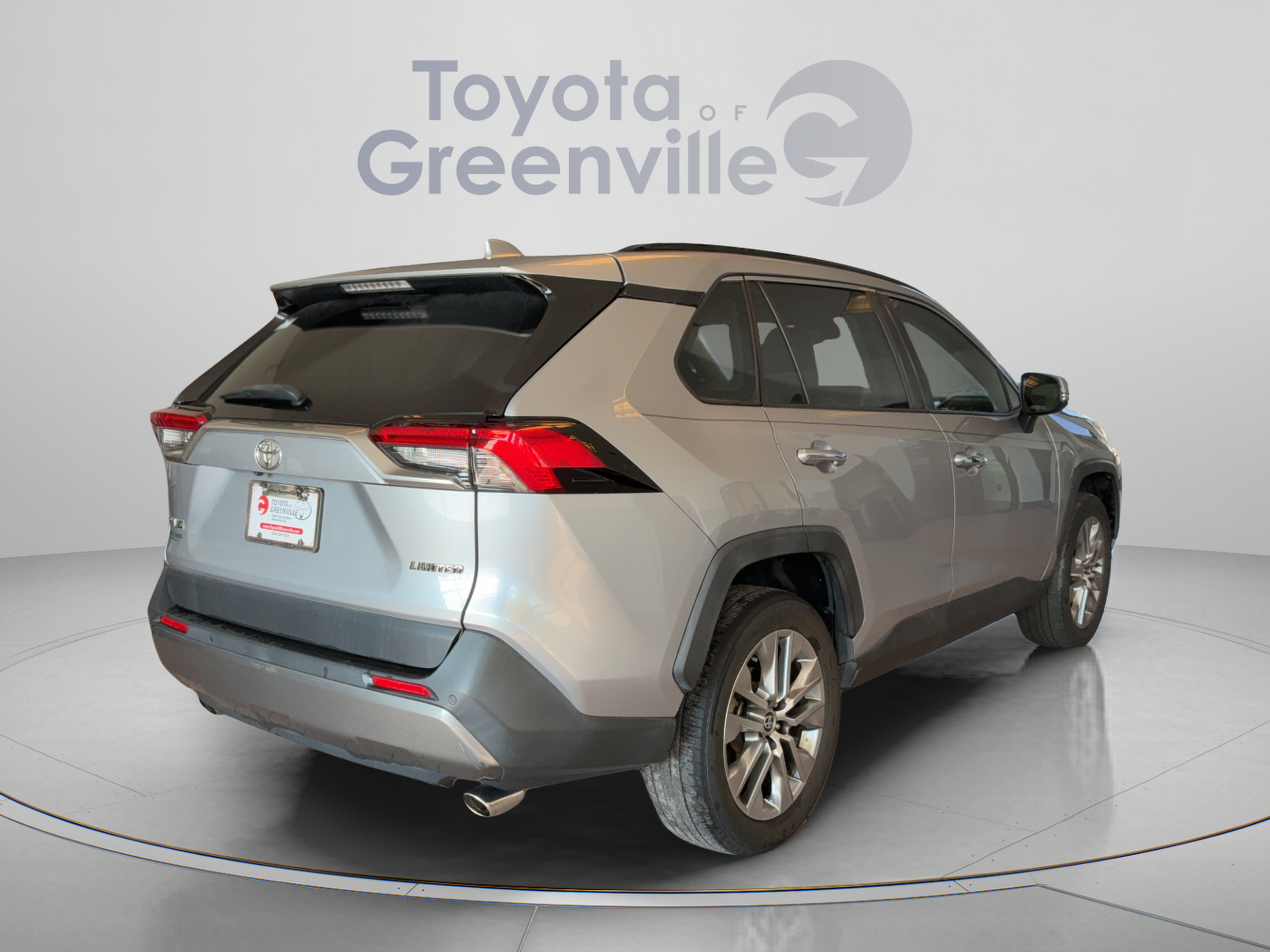 Used 2020 Toyota RAV4 Limited FWD image 6