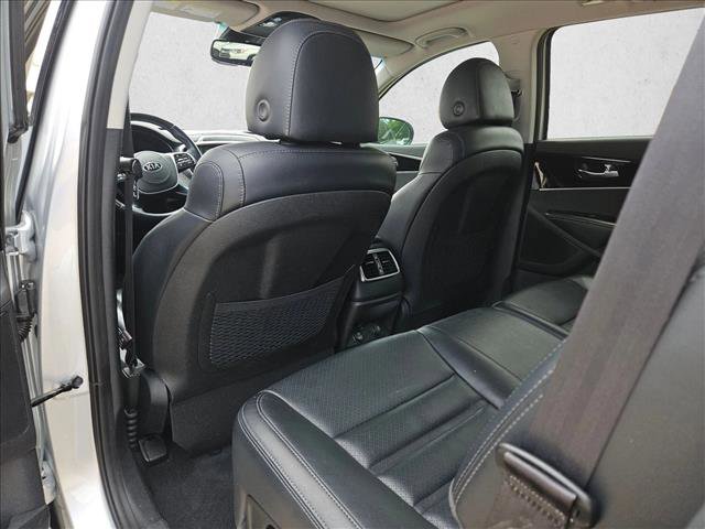 Used 2020 Kia Sorento EX FWD image 11