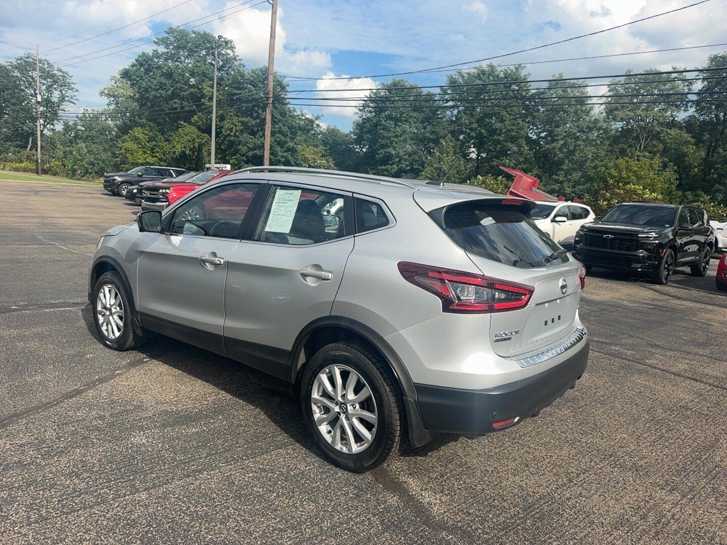 Used 2022 Nissan Rogue Sport SV w/ Technology Package AWD/4WD image 7