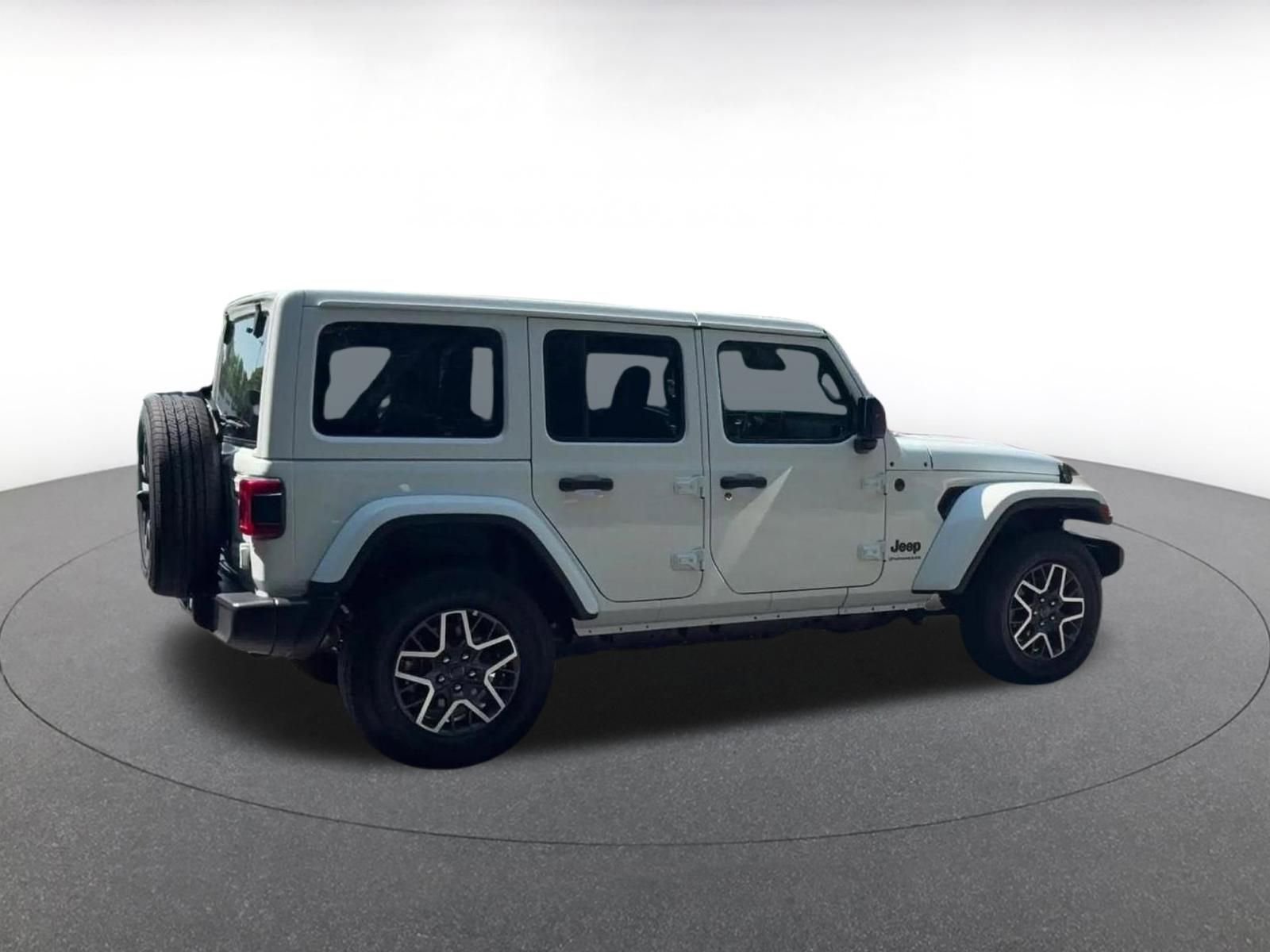 Used 2025 Jeep Wrangler Unlimited Sahara AWD/4WD image 15