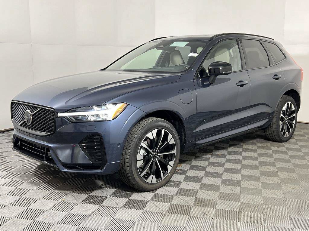 Certified 2026 Volvo XC60 T8 Plus w/ Protection Package Premier AWD/4WD image 4