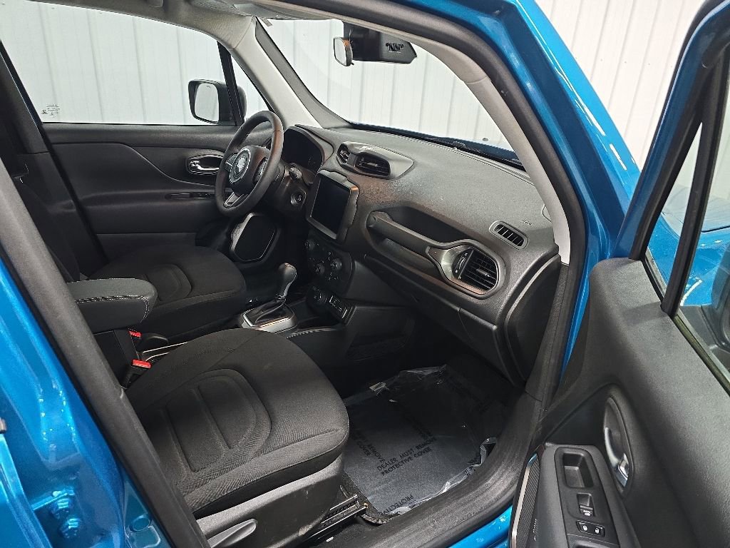 Used 2022 Jeep Renegade Latitude AWD/4WD image 15
