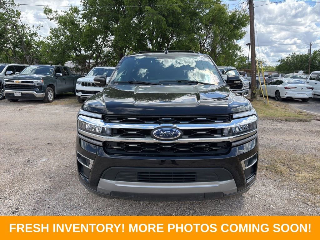 Used 2024 Ford Expedition Limited image 2
