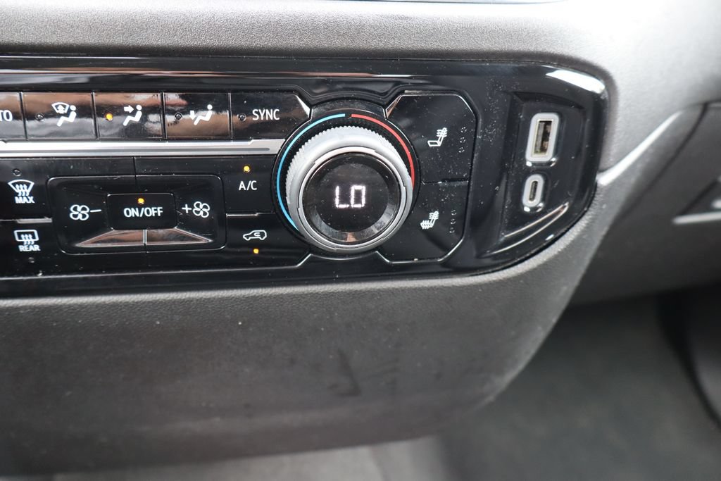 Used 2024 Chevrolet Silverado 1500 LT AWD/4WD image 10