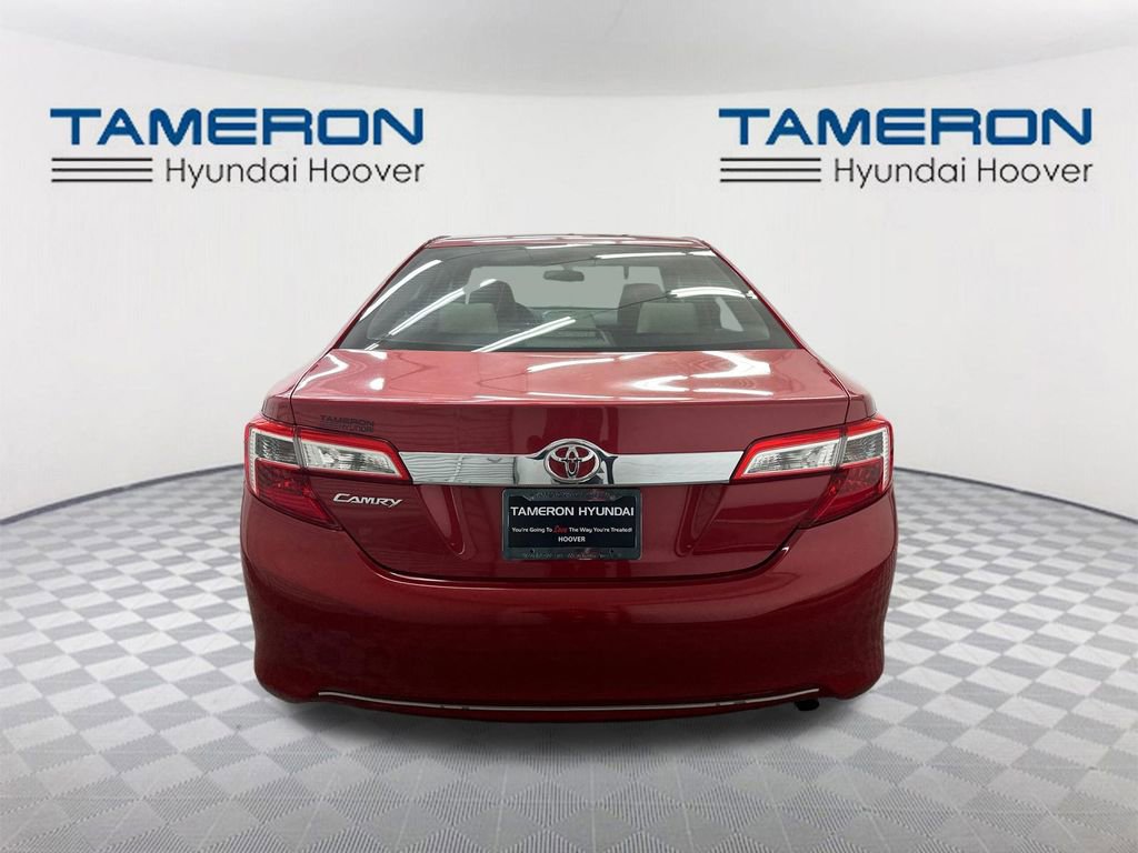 Used 2014 Toyota Camry L image 4