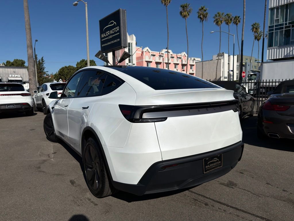 Used 2026 Tesla Model Y Long Range image 9