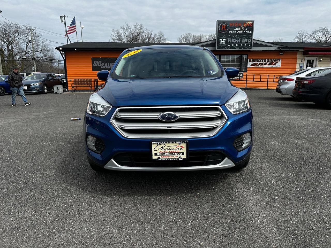 Used 2019 Ford Escape SE FWD image 2