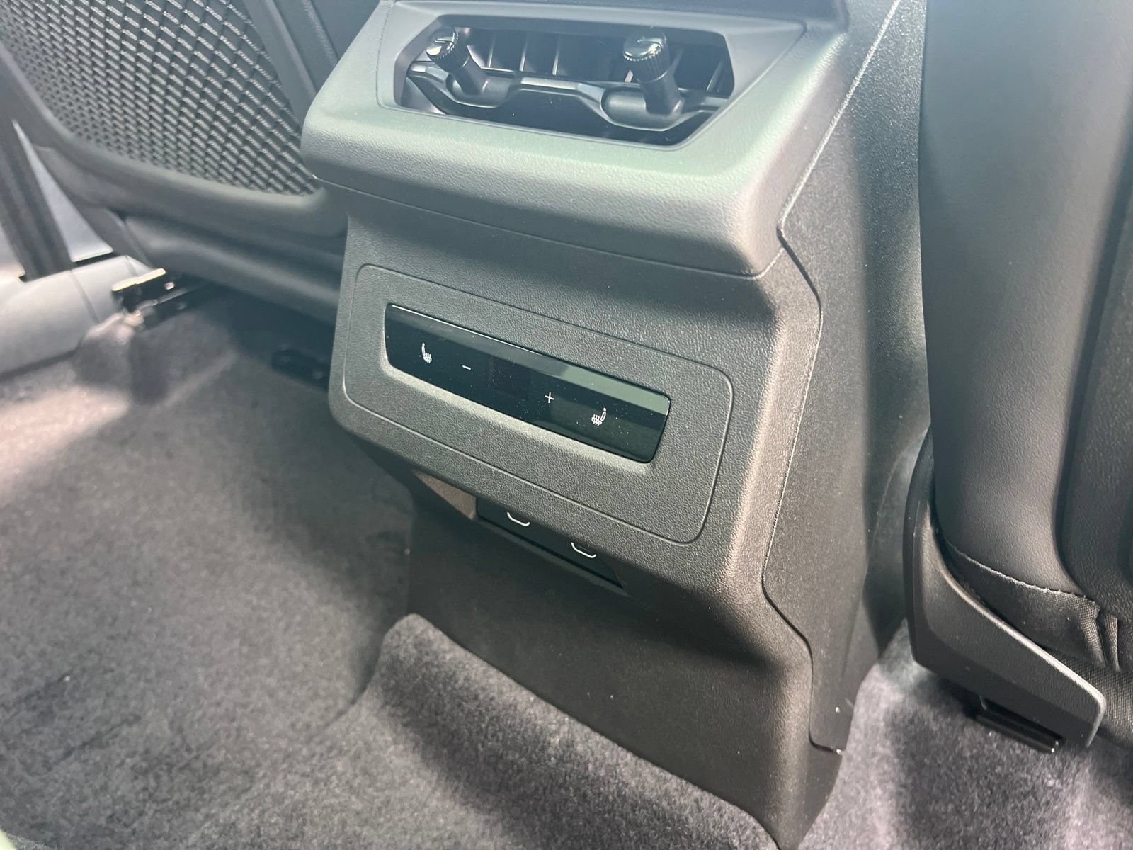 New 2027 Audi SQ6 e-tron Prestige AWD/4WD image 33