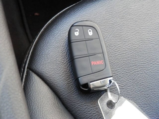 Used 2022 Jeep Compass Latitude w/ Sun and Sound Group AWD/4WD image 26