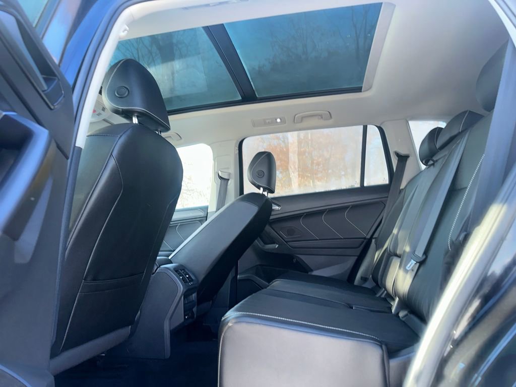 Certified 2022 Volkswagen Tiguan SE w/ Panoramic Sunroof Package image 14