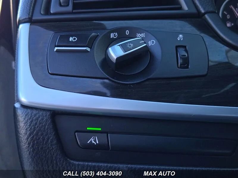 Used 2013 BMW 528i xDrive Sedan AWD/4WD image 30