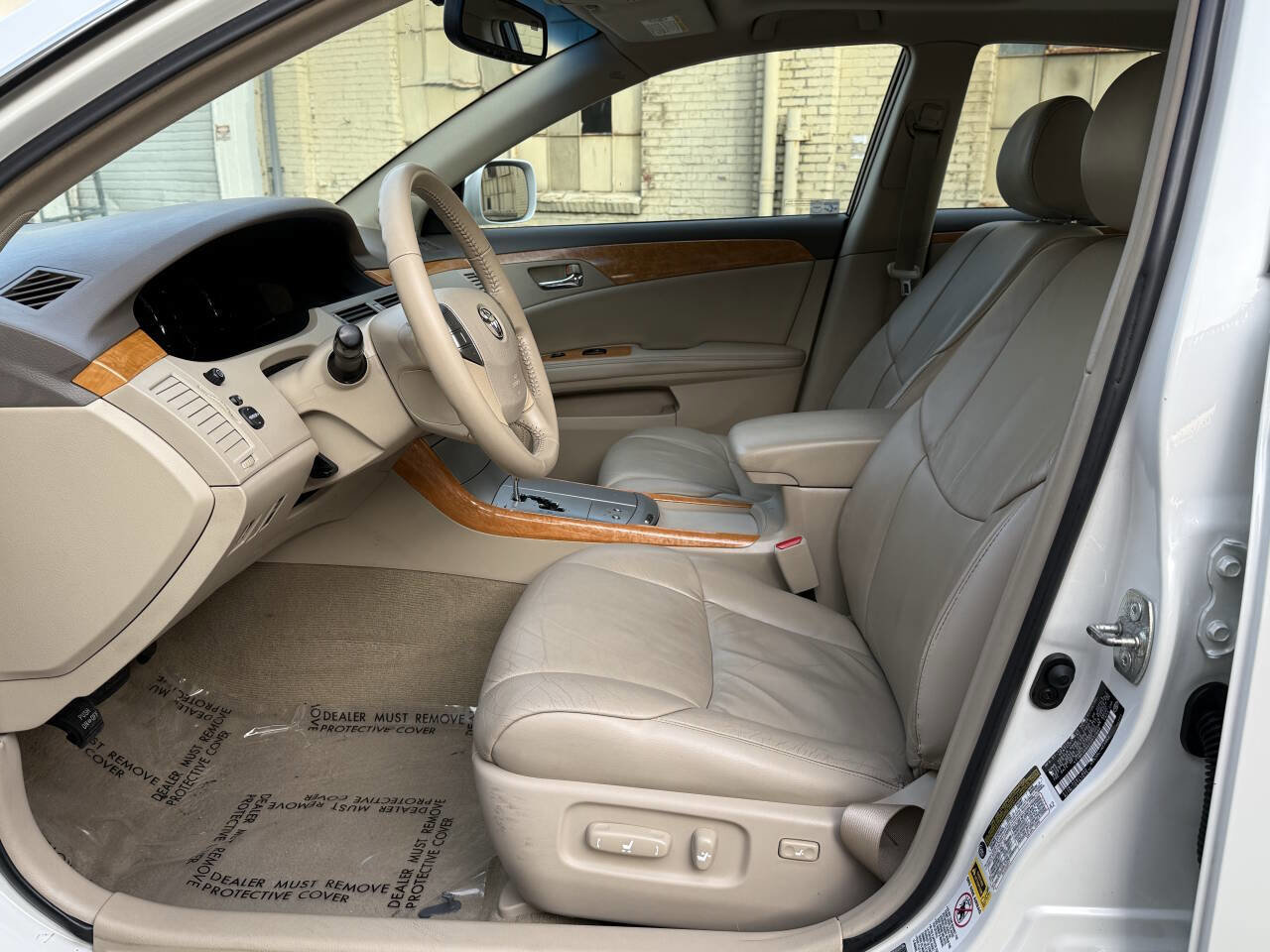 Used 2005 Toyota Avalon XLS image 31