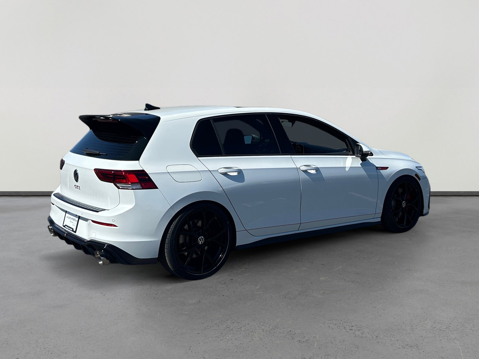 Used 2024 Volkswagen GTI SE FWD image 5