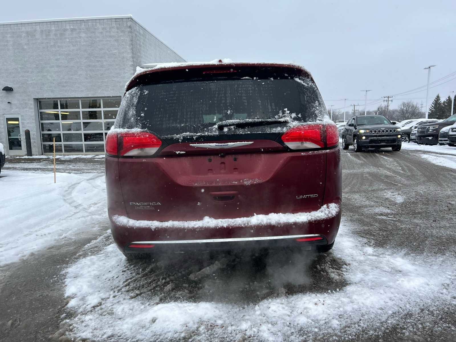 Certified 2019 Chrysler Pacifica Limited w/ Tire & Wheel Group image 24