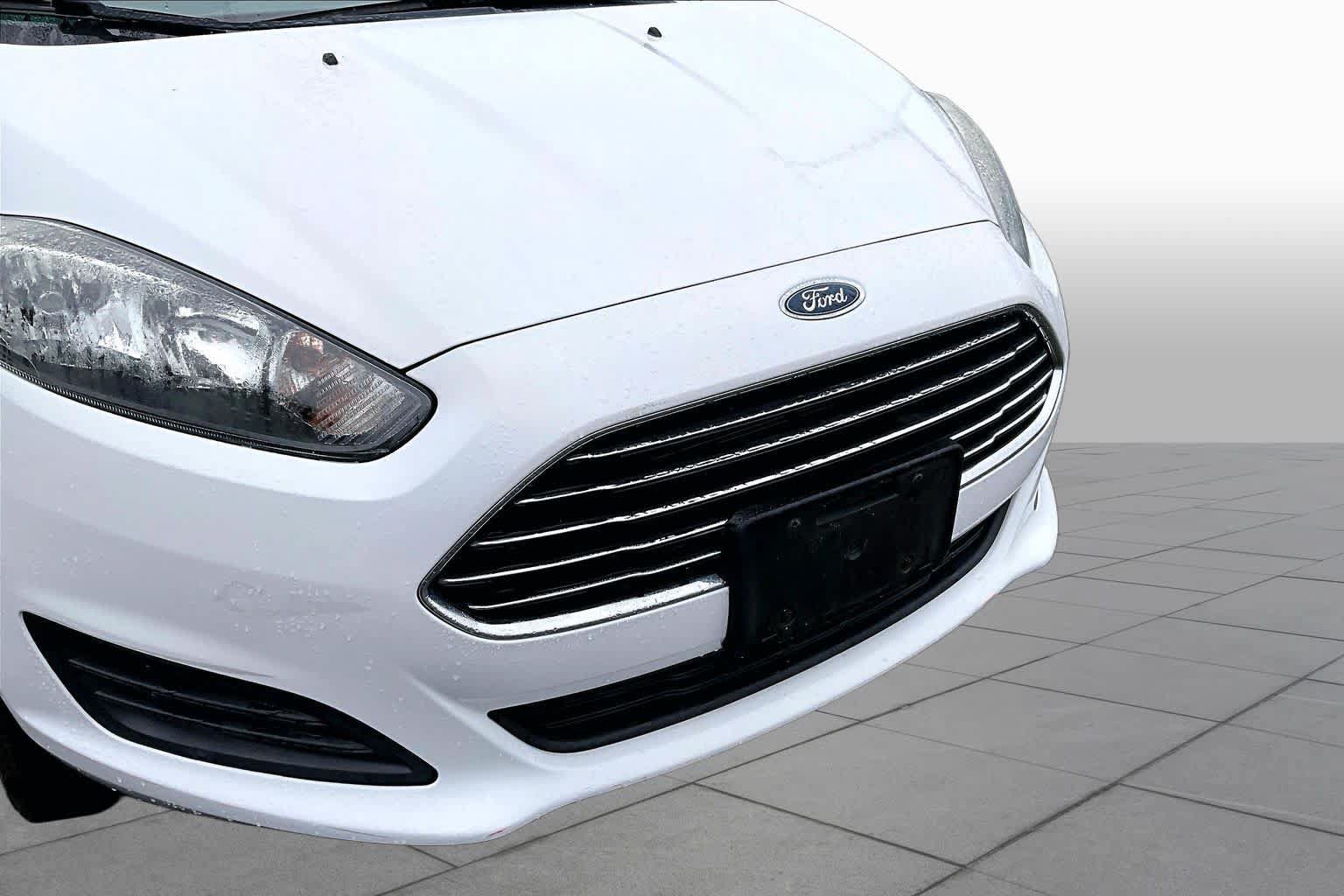Used 2017 Ford Fiesta SE FWD image 30