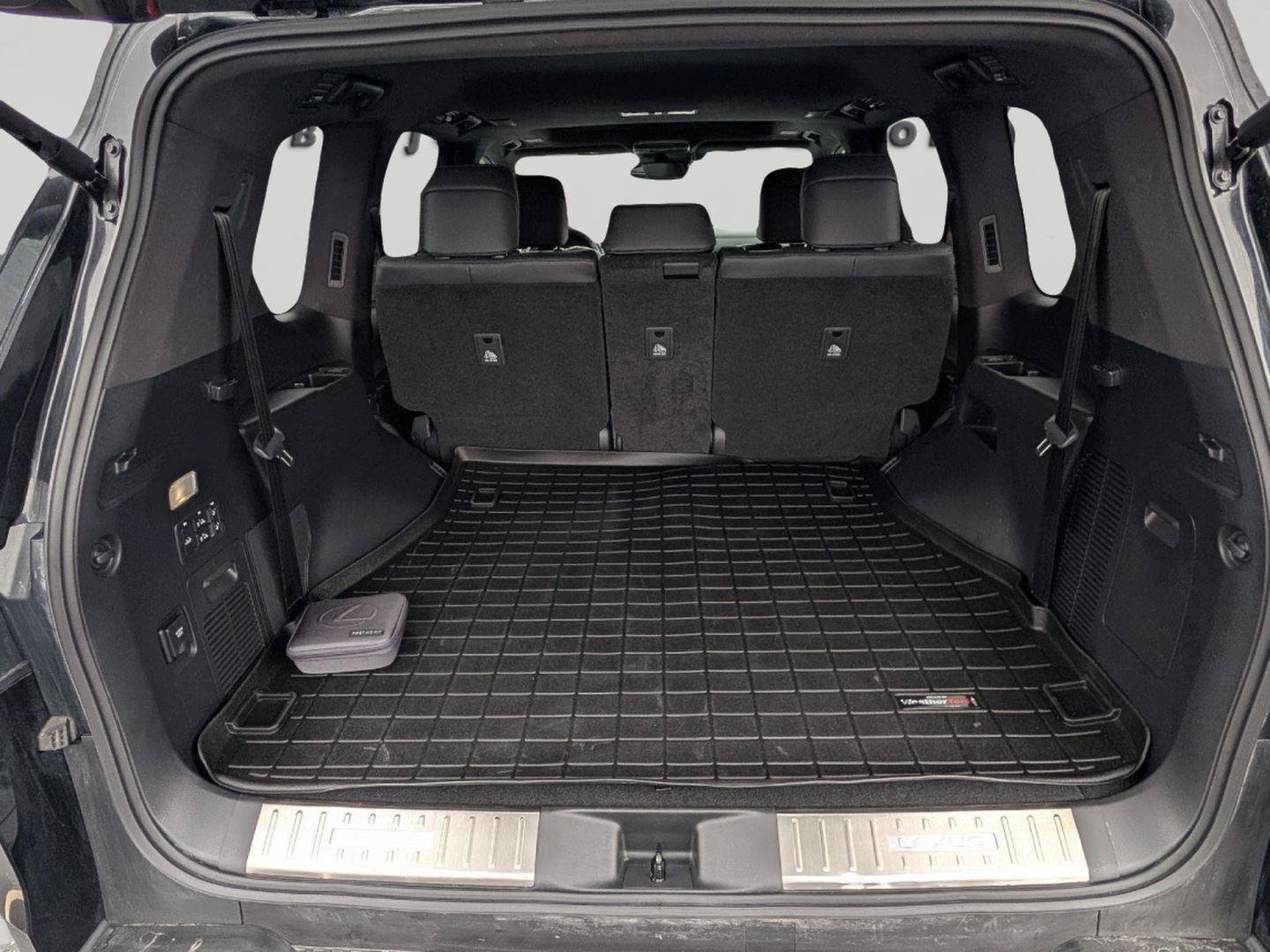 Used 2024 Lexus LX 600 4WD w/ Appearance Package image 24