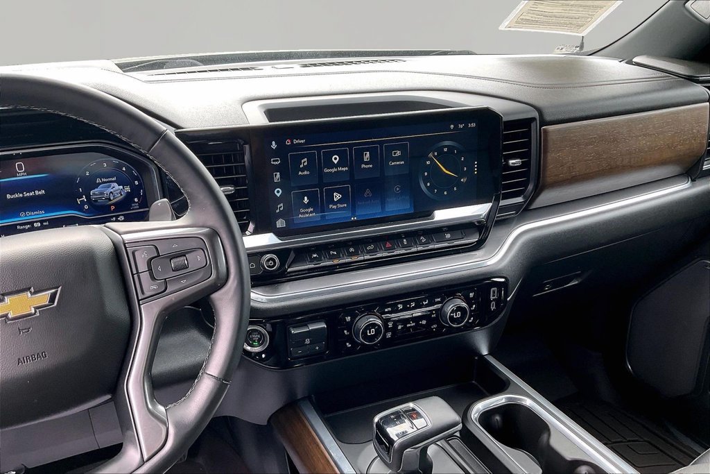 Used 2023 Chevrolet Silverado 1500 High Country w/ Technology Package AWD/4WD image 11