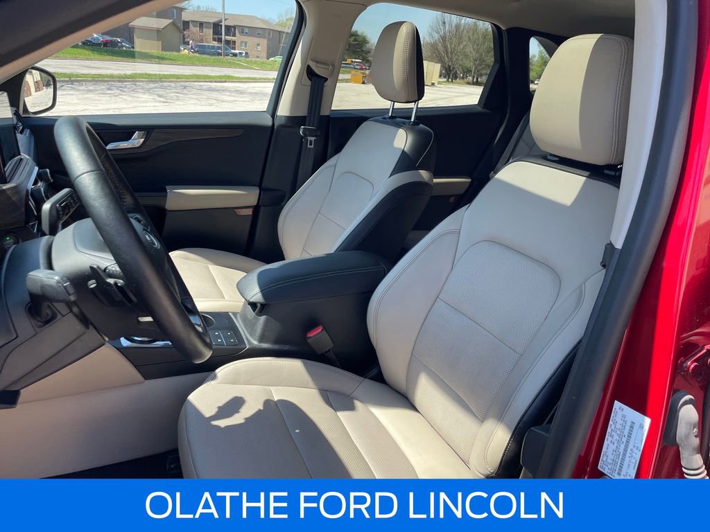 Used 2020 Ford Escape Titanium w/ Titanium Premium Package 2.0 image 10