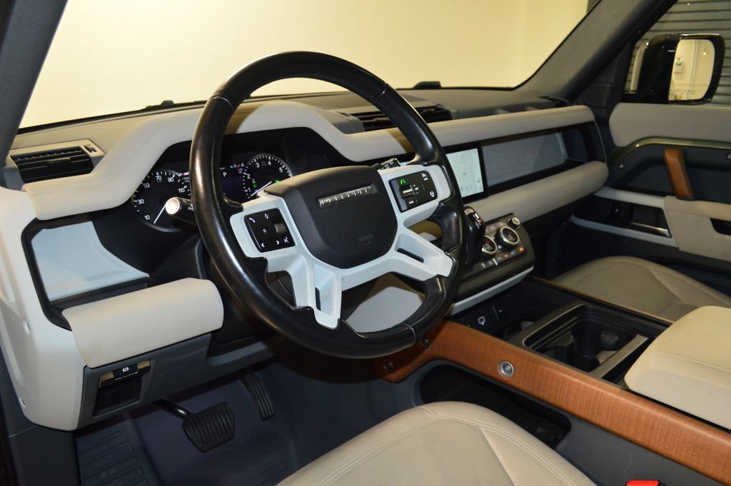 Used 2023 Land Rover Defender 110 SE AWD/4WD image 4