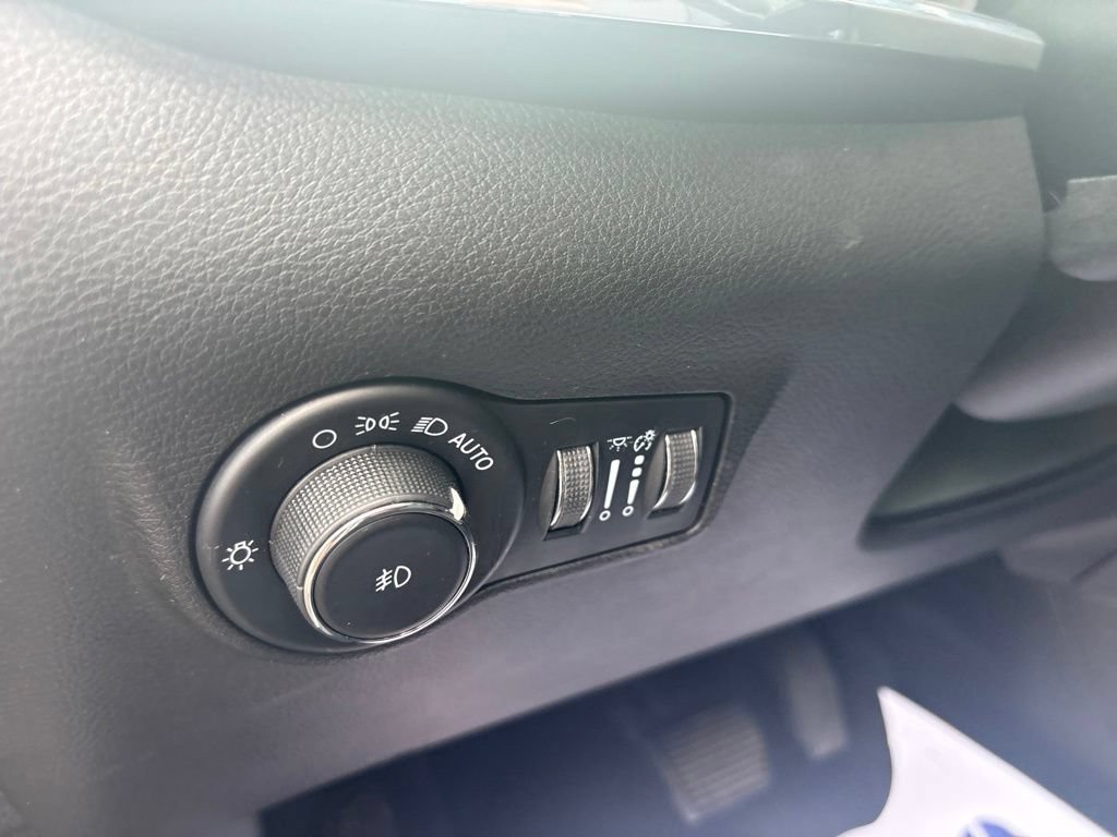 Certified 2022 Jeep Compass Limited w/ Sun and Sound Group AWD/4WD image 14
