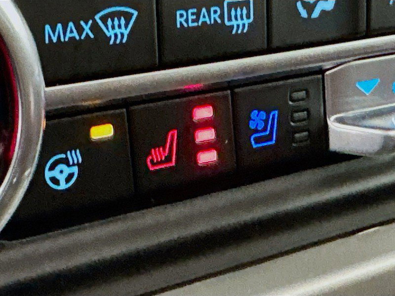 Used 2023 Ford Expedition Limited image 23