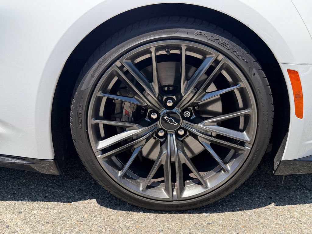 Used 2020 Chevrolet Camaro ZL1 RWD image 7