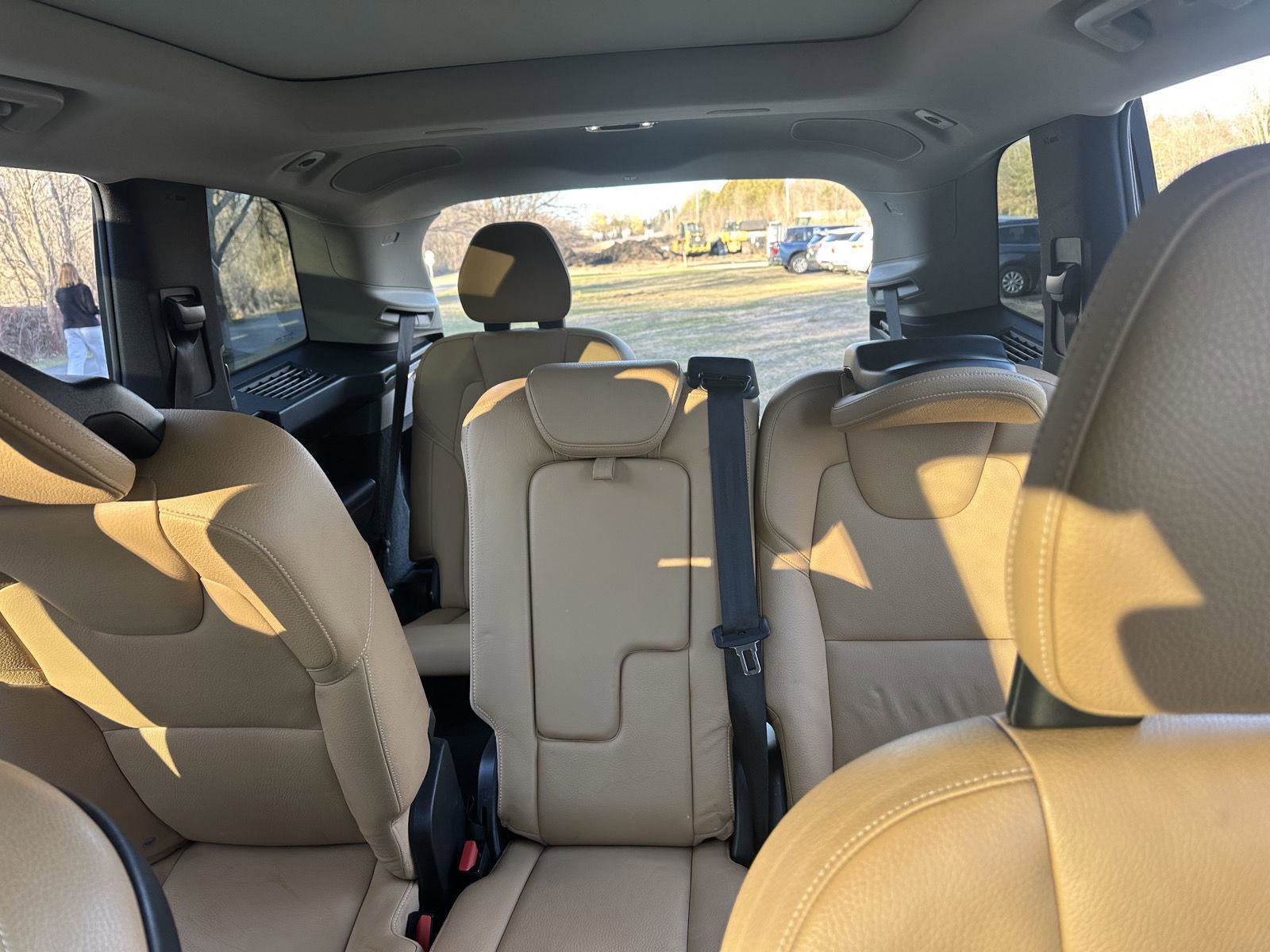 Used 2016 Volvo XC90 T6 Momentum w/ Momentum Plus Package image 14