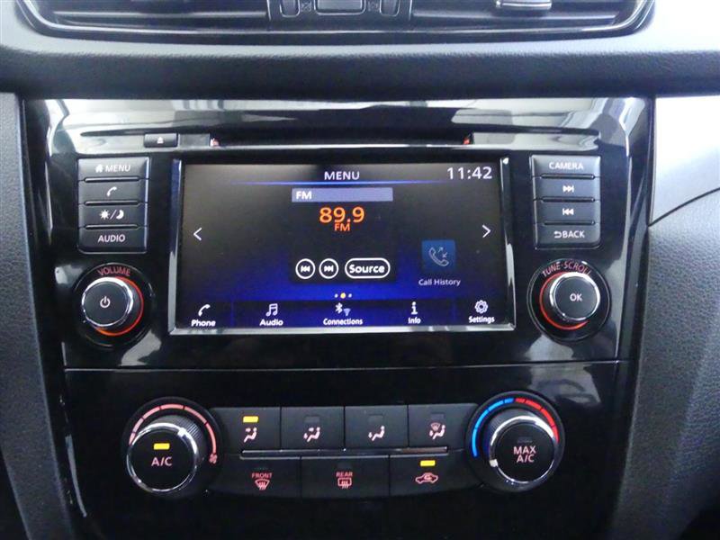 Used 2021 Nissan Rogue Sport S image 11