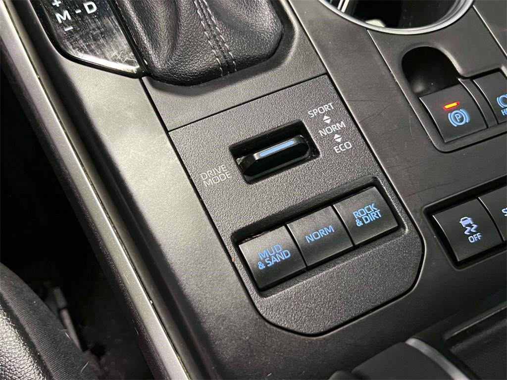 Used 2022 Toyota Highlander XLE image 33
