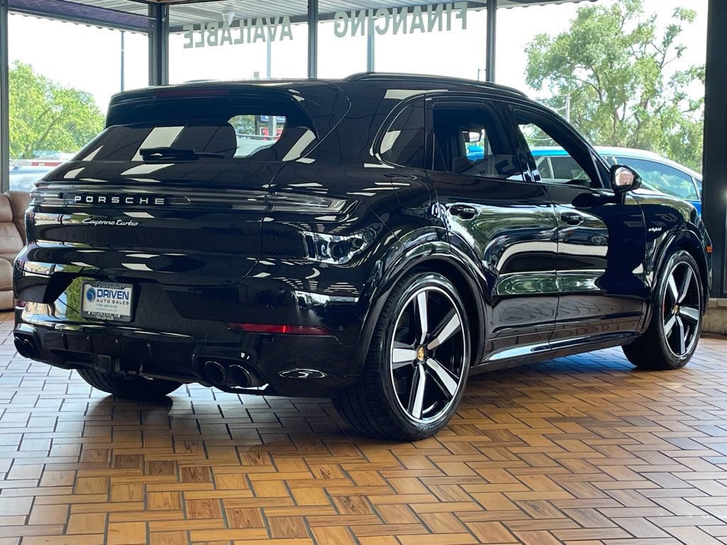 Used 2024 Porsche Cayenne Turbo AWD/4WD image 11