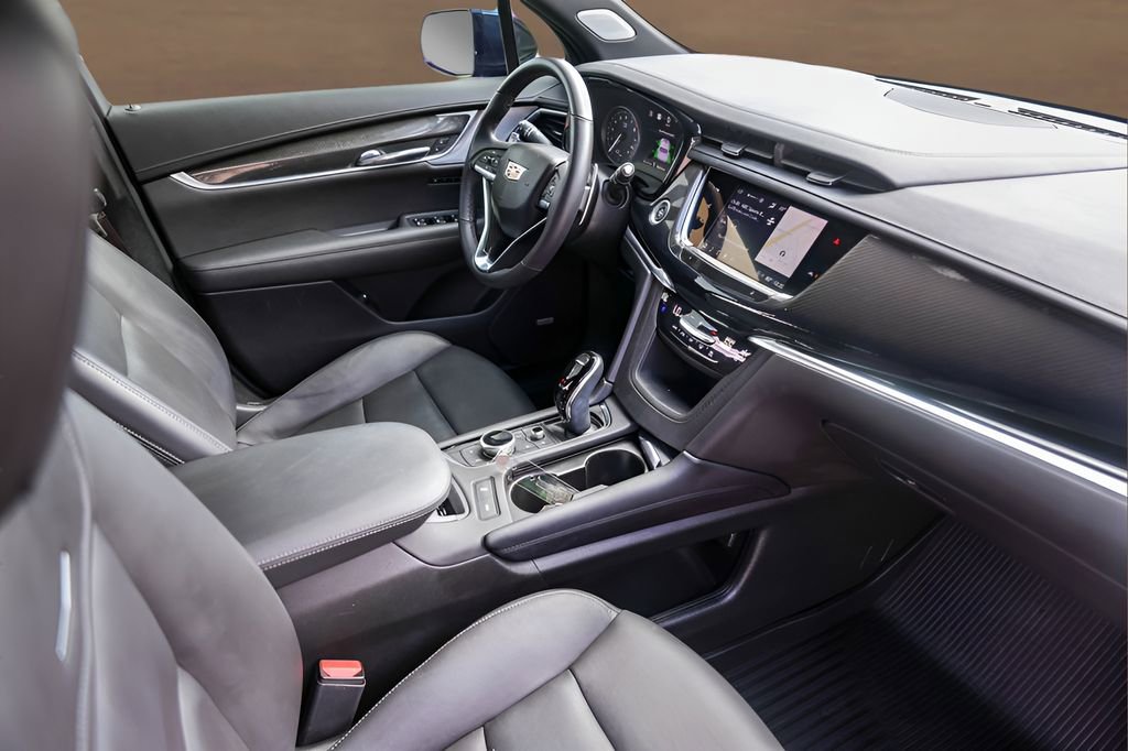 Certified 2024 Cadillac XT6 Sport w/ Technology Package AWD/4WD image 32