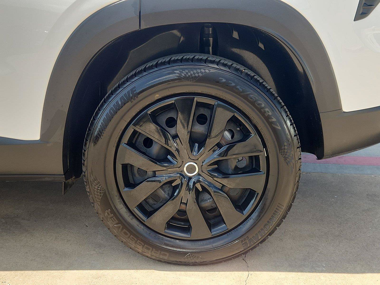 Used 2025 Chevrolet Trax LS FWD image 29