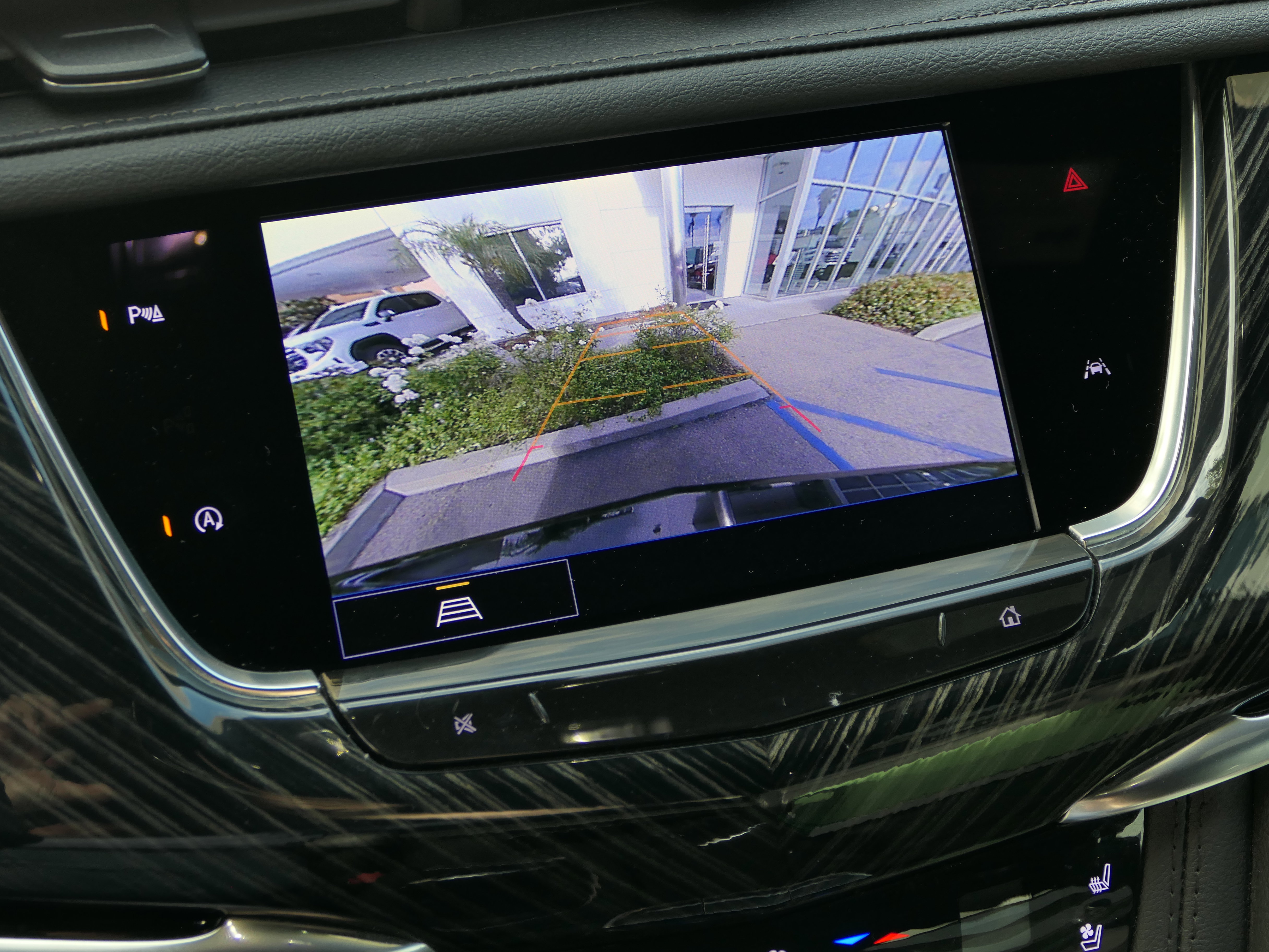 Certified 2024 Cadillac XT6 Premium Luxury FWD image 22