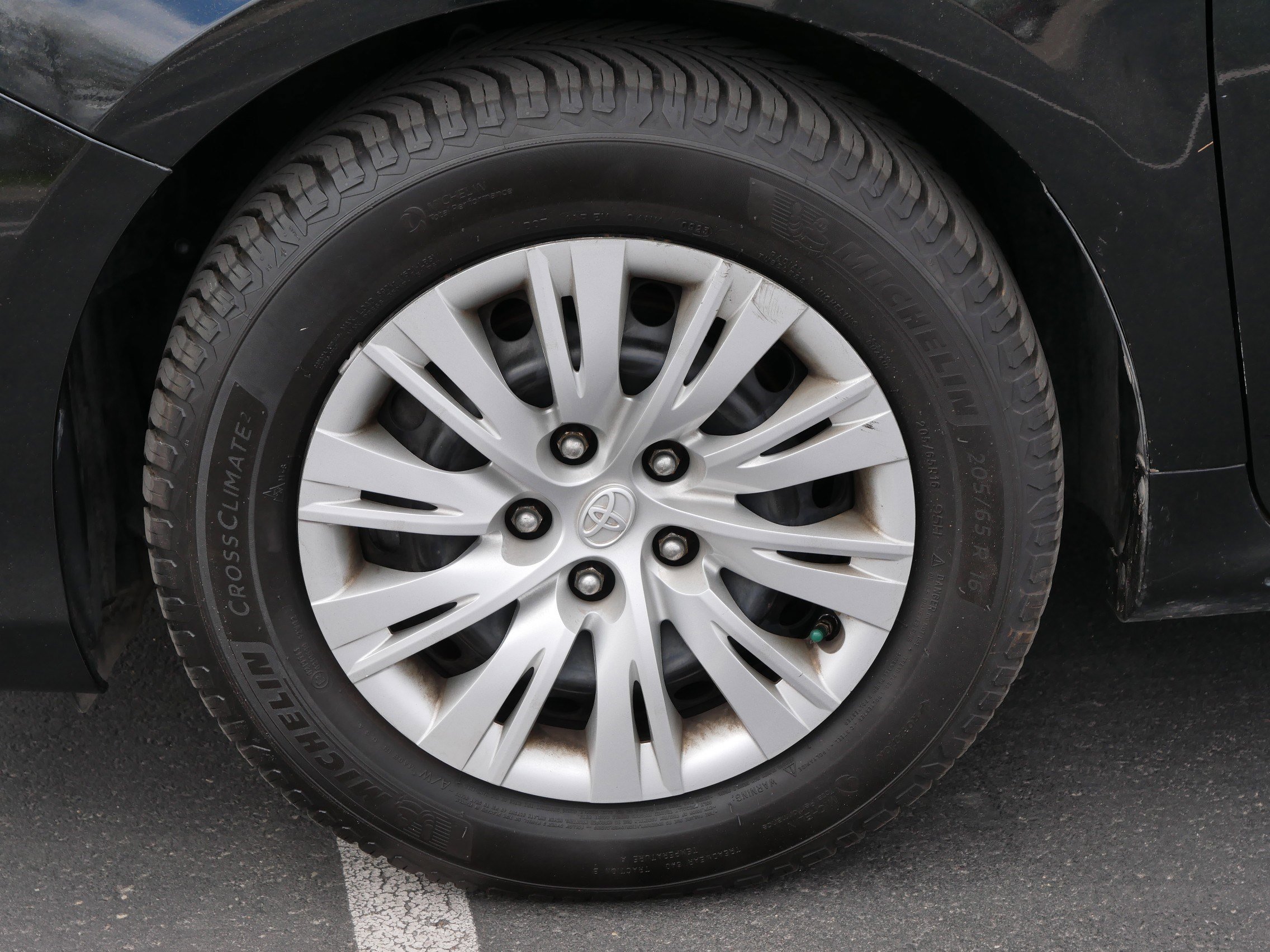 Used 2014 Toyota Camry LE FWD image 15