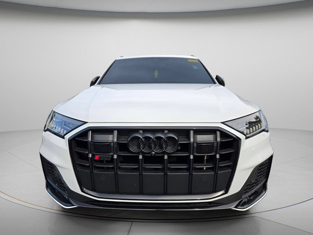 Used 2023 Audi SQ7 Premium Plus w/ Executive Package AWD/4WD image 3