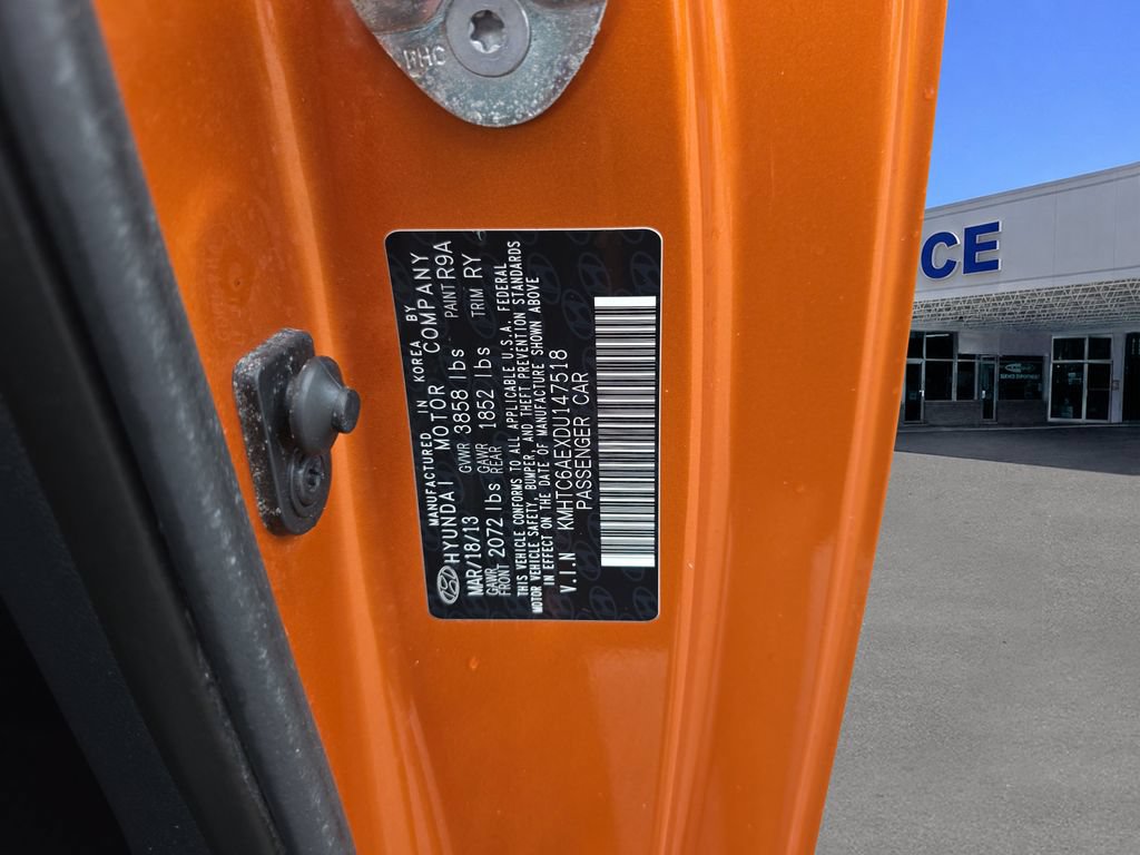 Used 2013 Hyundai Veloster Turbo FWD image 30