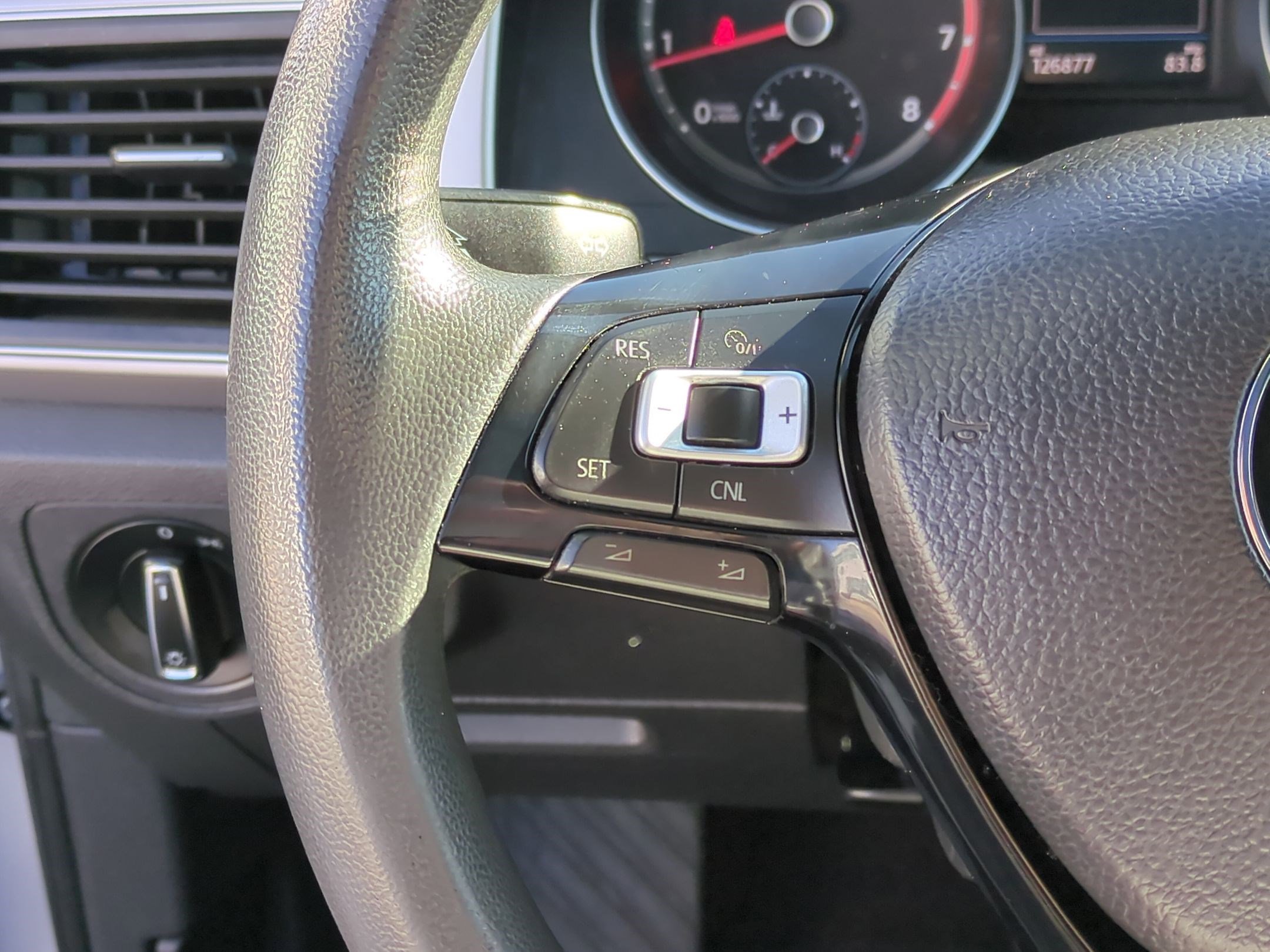 Used 2018 Volkswagen Atlas Launch Edition image 18